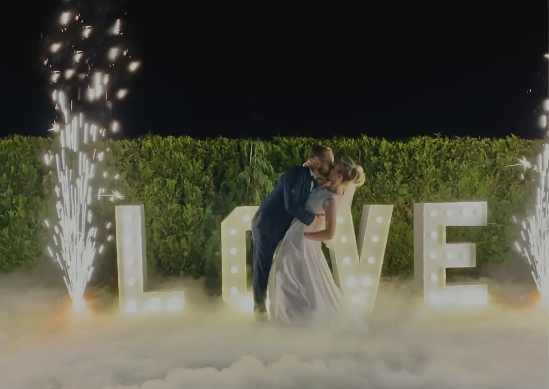 Ciężki dym na tort weselny — efekty specjalne na weselu Łódź